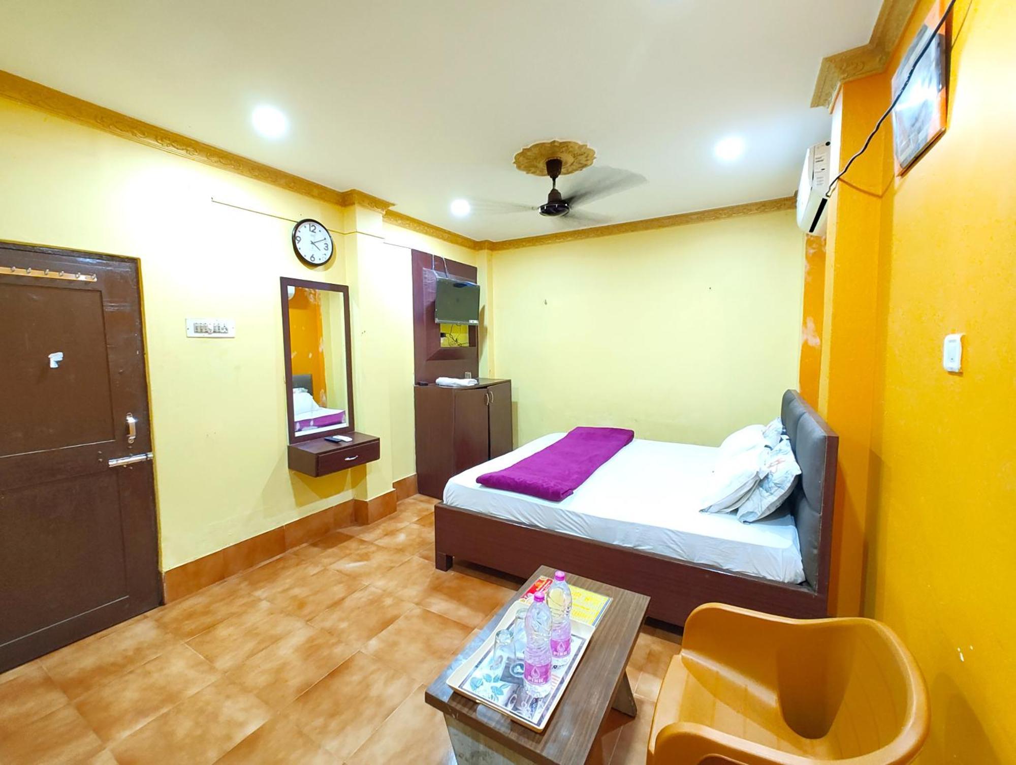 Goroomgo Sahoo Palace Puri - Prime Location Near Sea Beach - Excellent Service With Parking Facilities Bagian luar foto