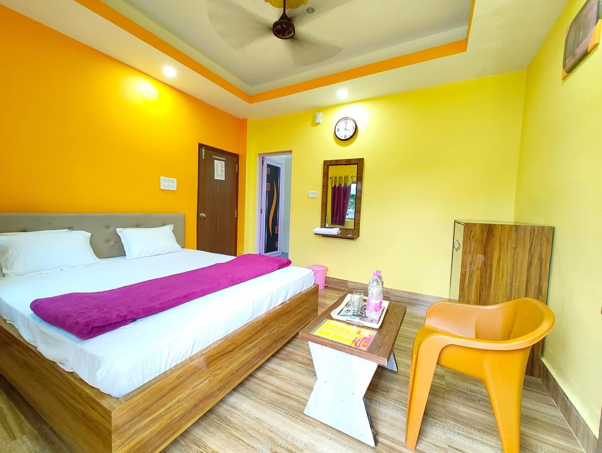 Goroomgo Sahoo Palace Puri - Prime Location Near Sea Beach - Excellent Service With Parking Facilities Bagian luar foto